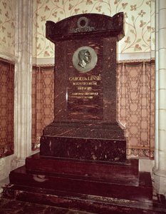 Het graf van Carl Linnaeus (1707-78)